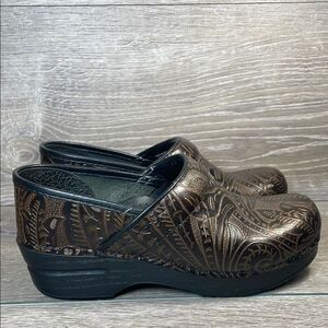 Dansko Professional Copper Antique Tooled Leather Women’s Sz 6.5-7/EU 37 Clogs